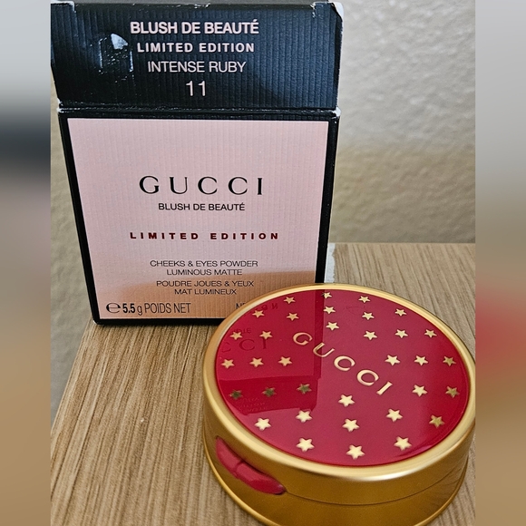 Gucci Other - Gucci Blush de Beauté Limited Edition Cheeks & Eyes Powder – Intense Ruby
